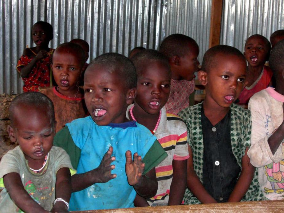 Massai Kinder in der Schule